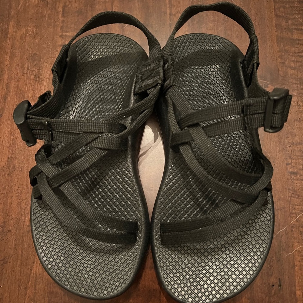 Women’s Chaco Sandals (Black) - Size W6